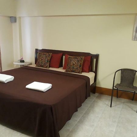 Relax Inn Ban Phe Exterior foto