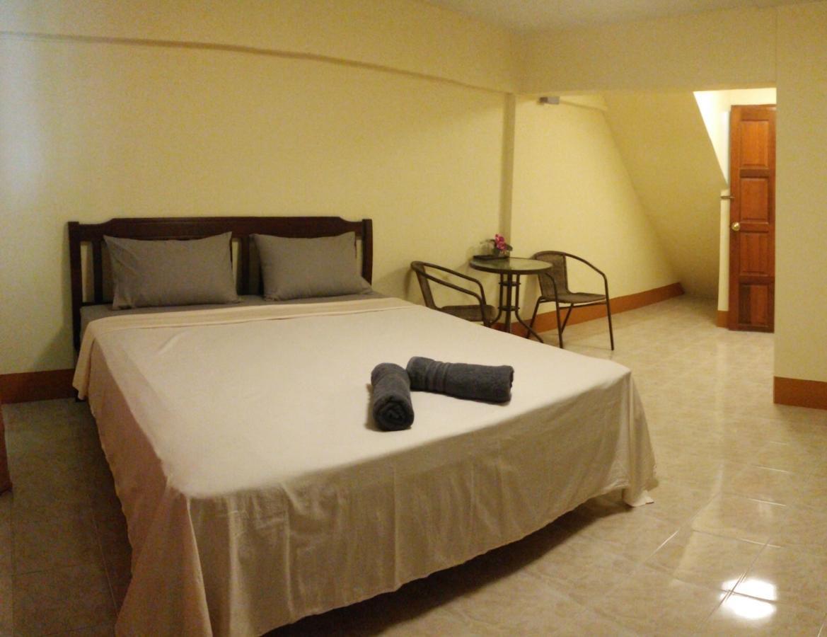 Relax Inn Ban Phe Exterior foto